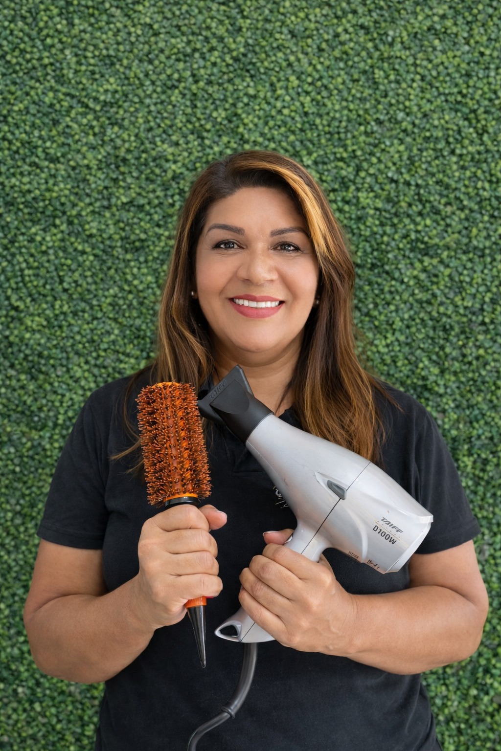 Sueli, cabeleireira e fundadora do Sueli Hair
